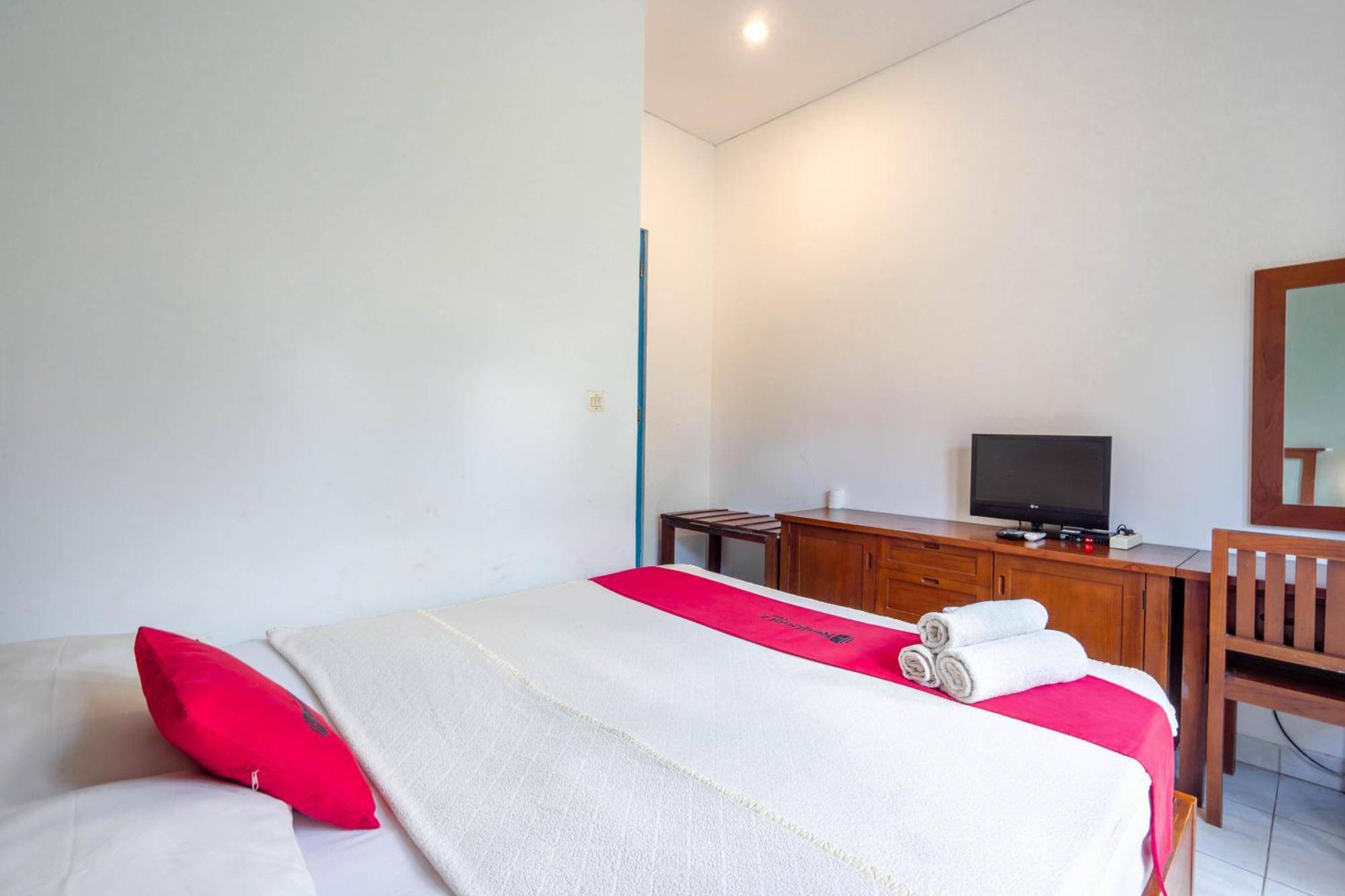 Hotel Reddoorz Near Pantai Sanur Esterno foto